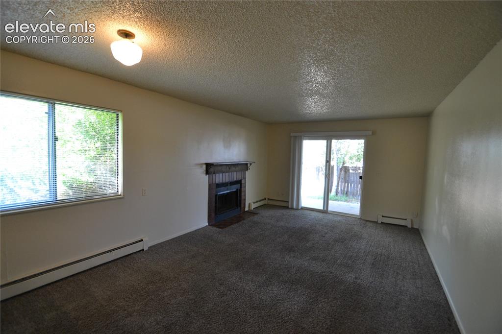 Image 7 of 31: Living Room
