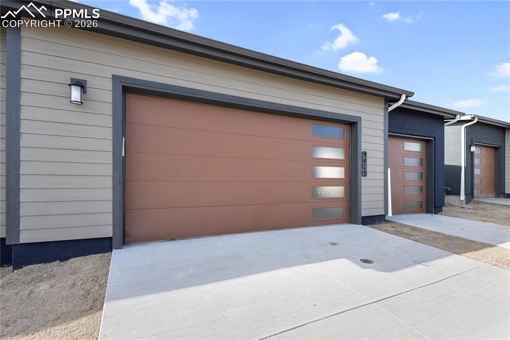 Image 35 of 35: Spacious 3 car garage