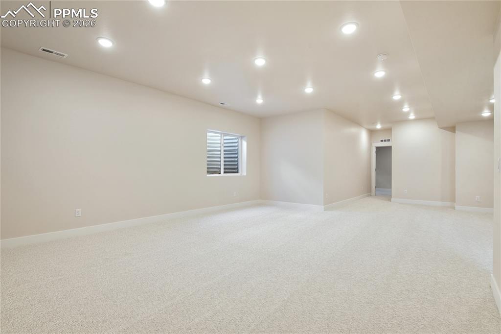 Image 41 of 42: Family Room