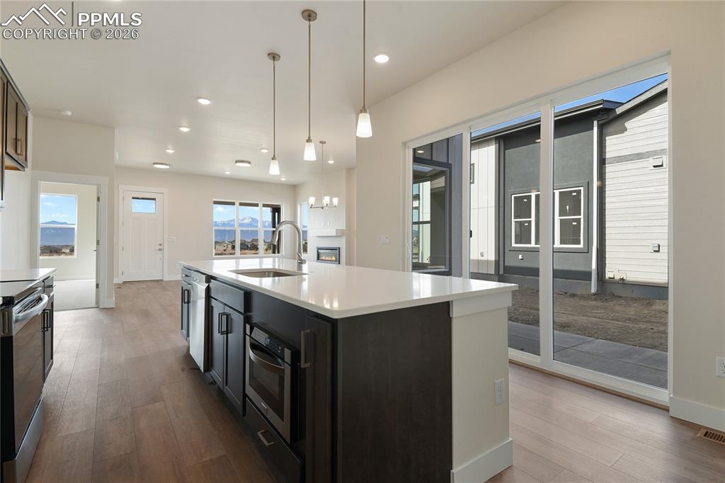 Image 9 of 35: Kitchen