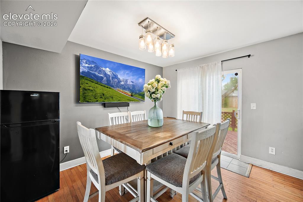 Image 8 of 47: Dining Area