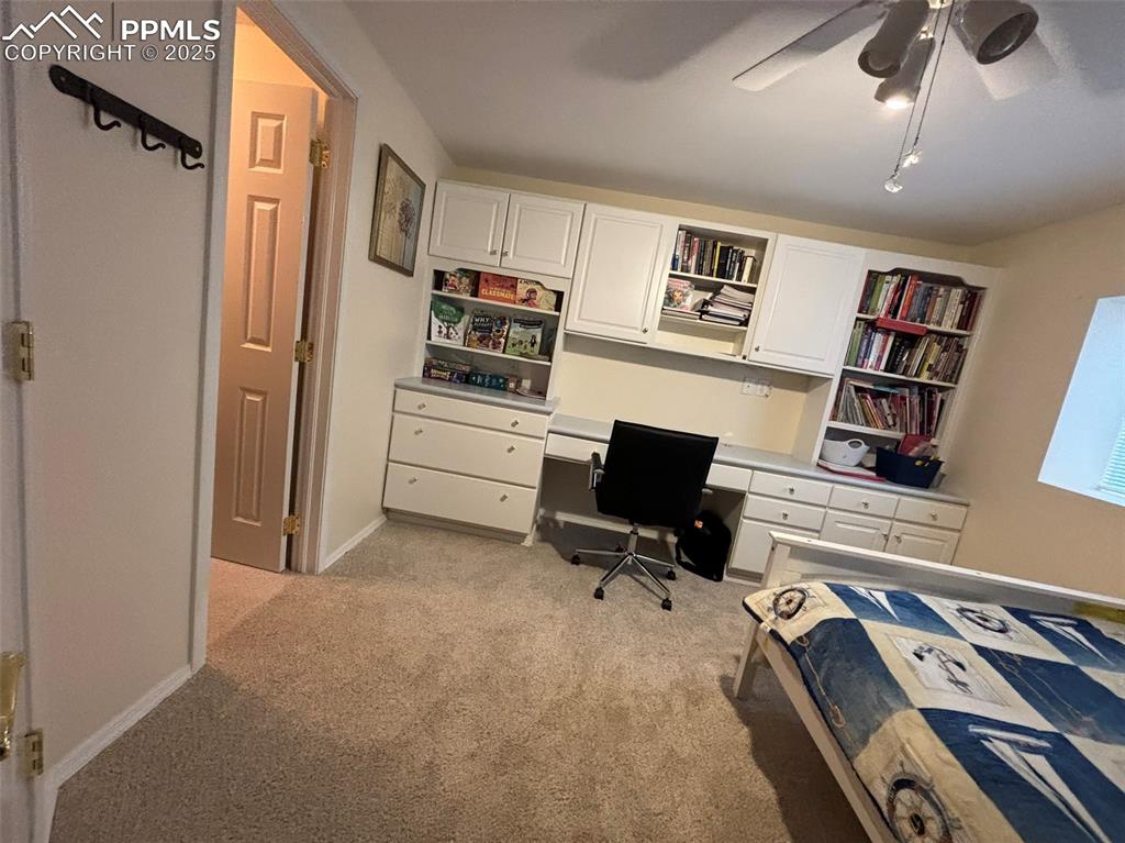 Image 29 of 45: Bedroom