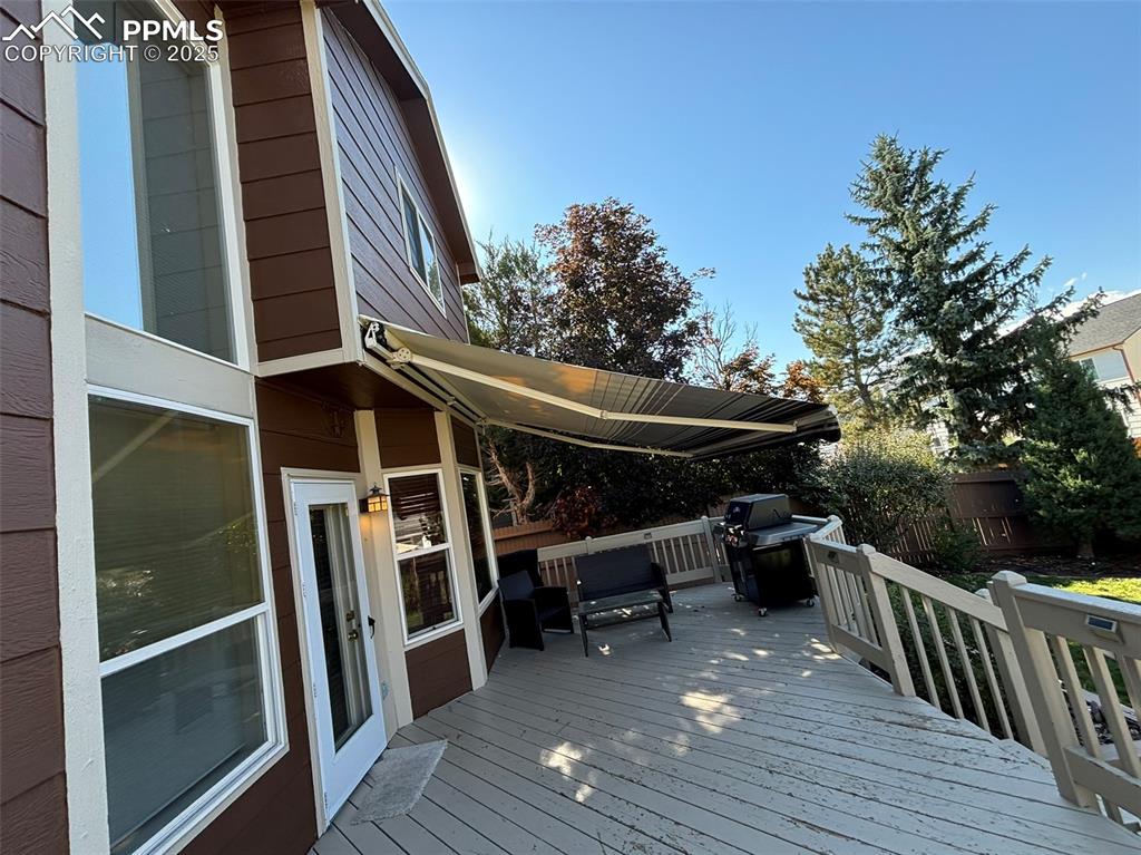 Image 36 of 45: Deck