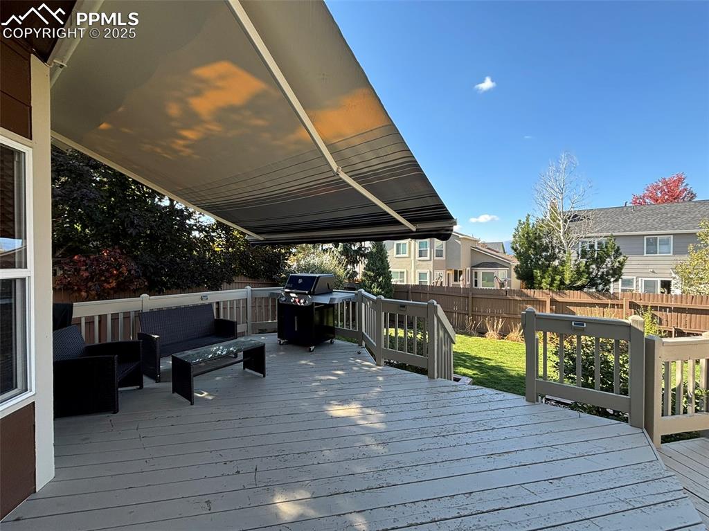 Image 37 of 45: Deck