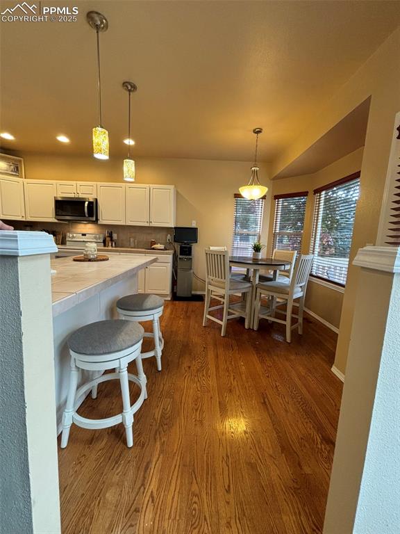 Image 7 of 45: Kitchen