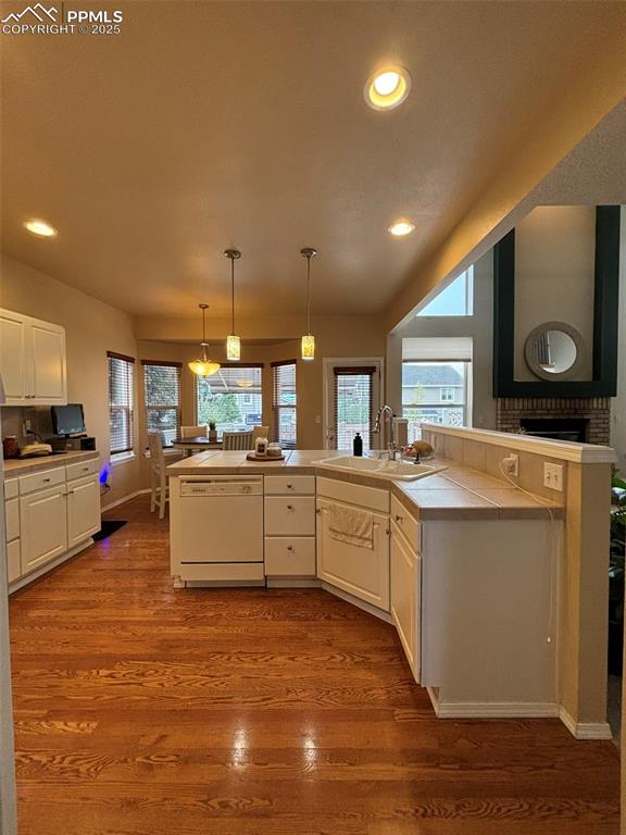 Image 8 of 45: Kitchen