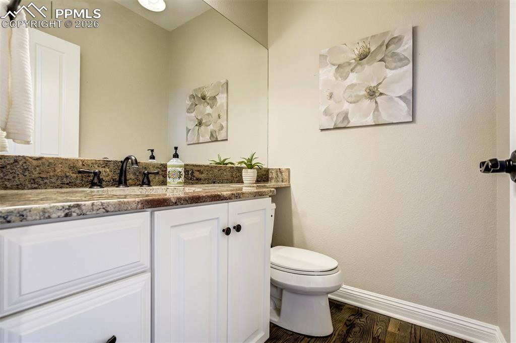 Image 22 of 49: Bathroom