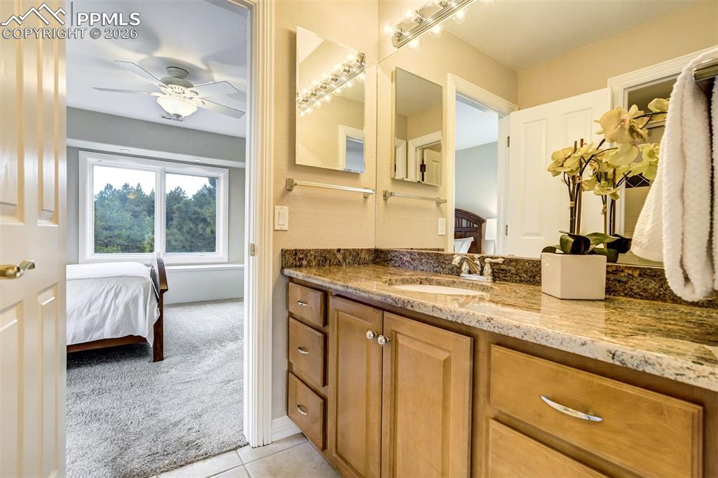 Image 33 of 49: Bathroom