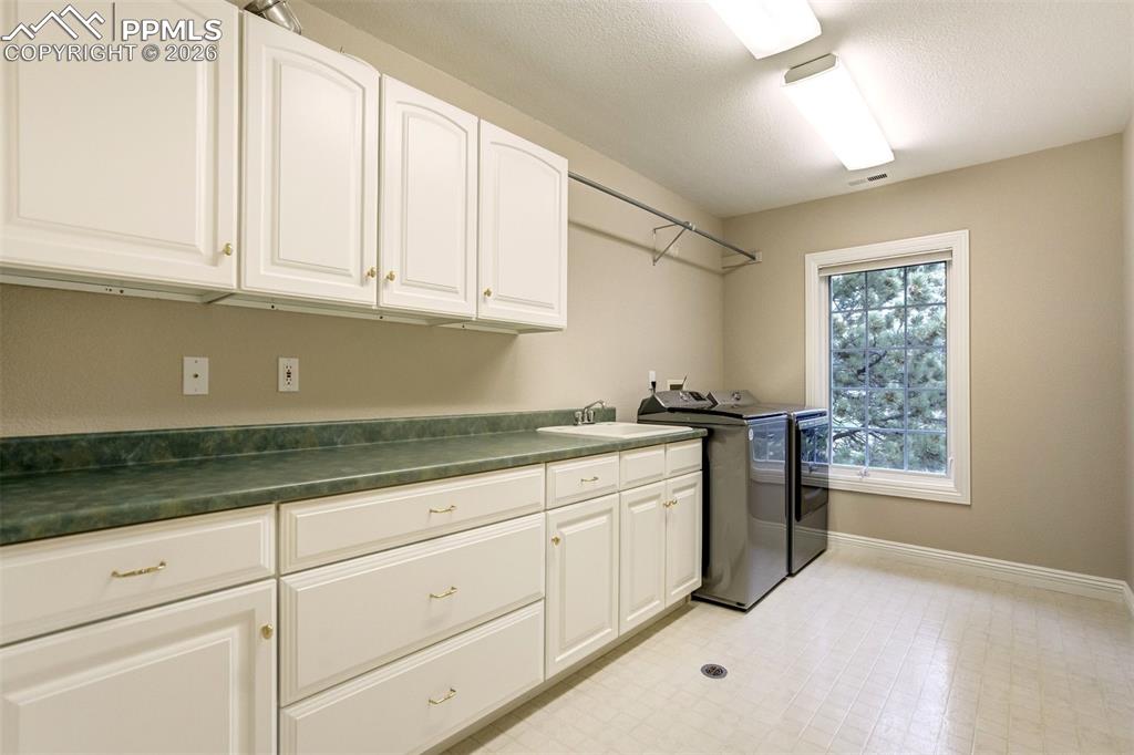 Image 37 of 49: Laundry