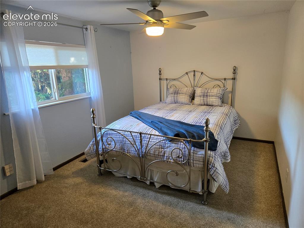 Image 10 of 21: Bedroom