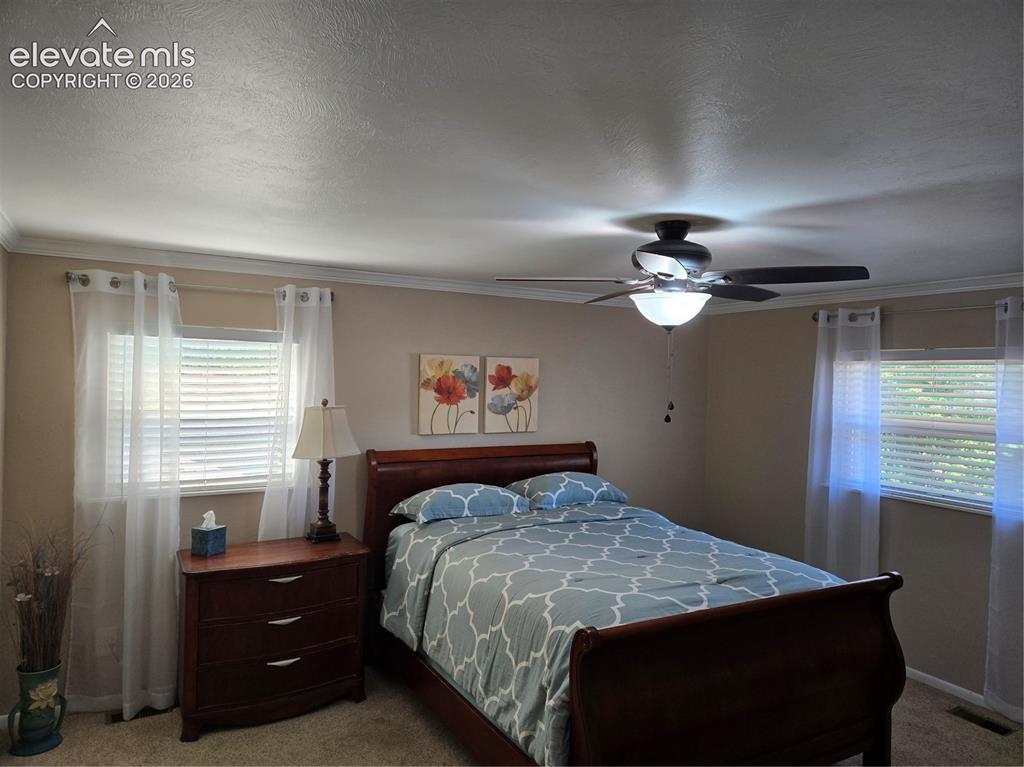 Image 8 of 21: Bedroom