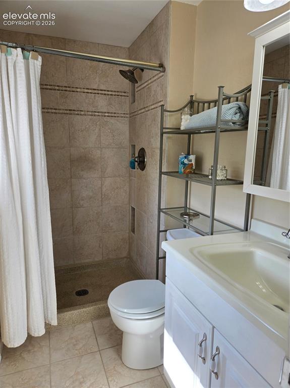 Image 9 of 21: Bathroom