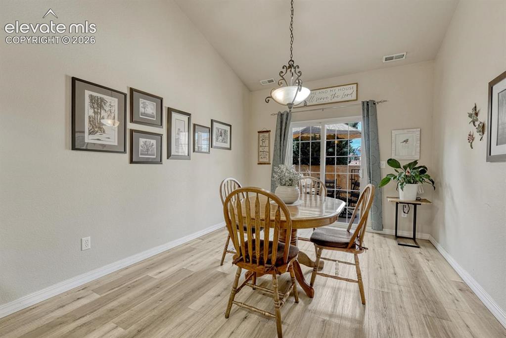 Image 13 of 38: Dining Area