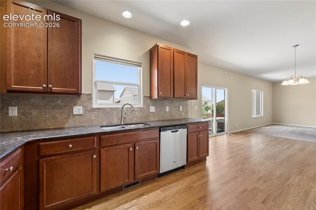 Image 3 of 20: Kitchen