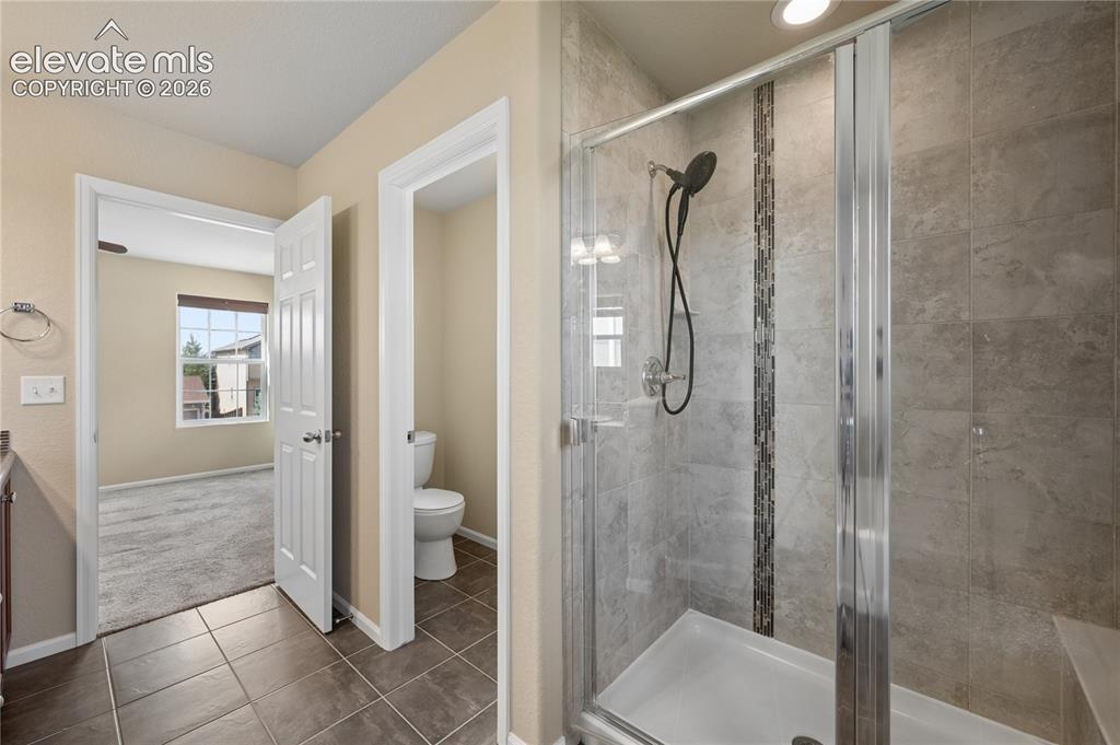 Image 6 of 20: Bathroom