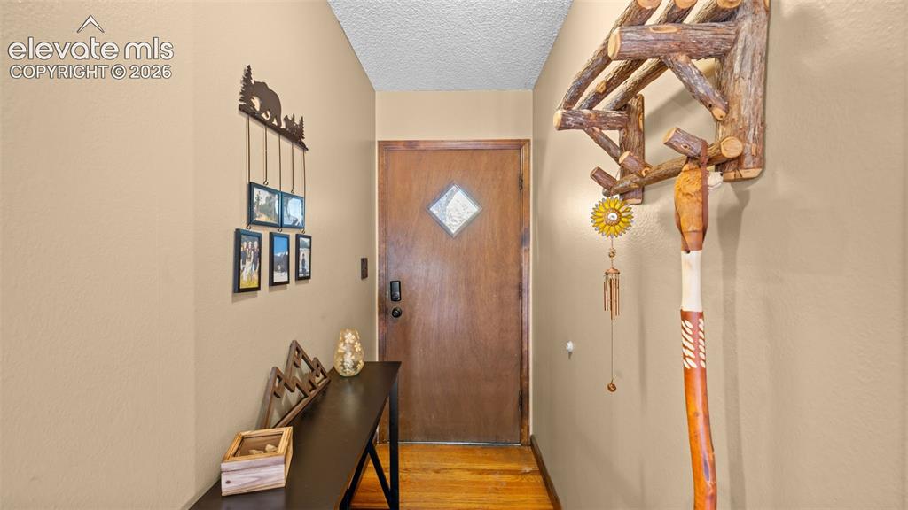 Image 14 of 43: Entry