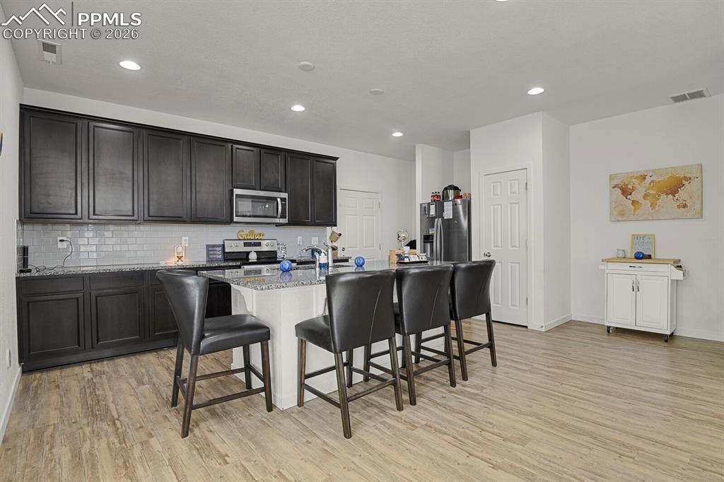 Image 11 of 23: Kitchen