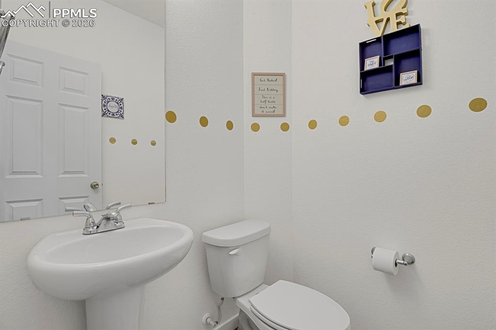 Image 13 of 23: Bathroom