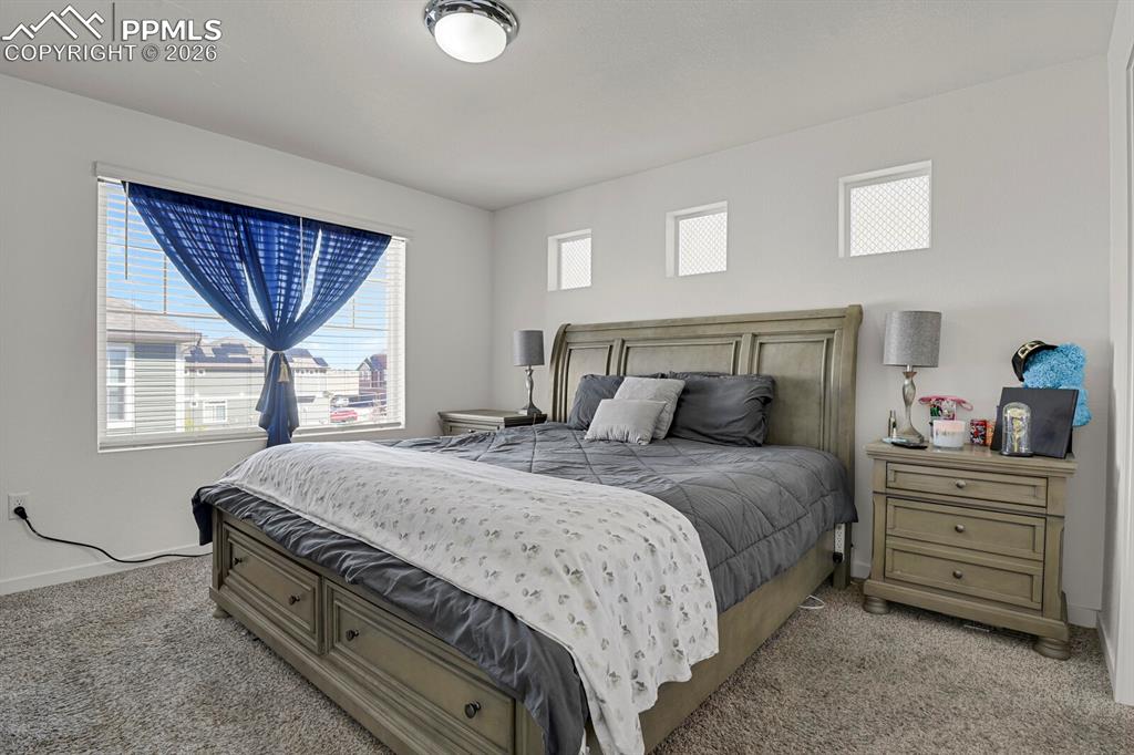 Image 15 of 23: Bedroom