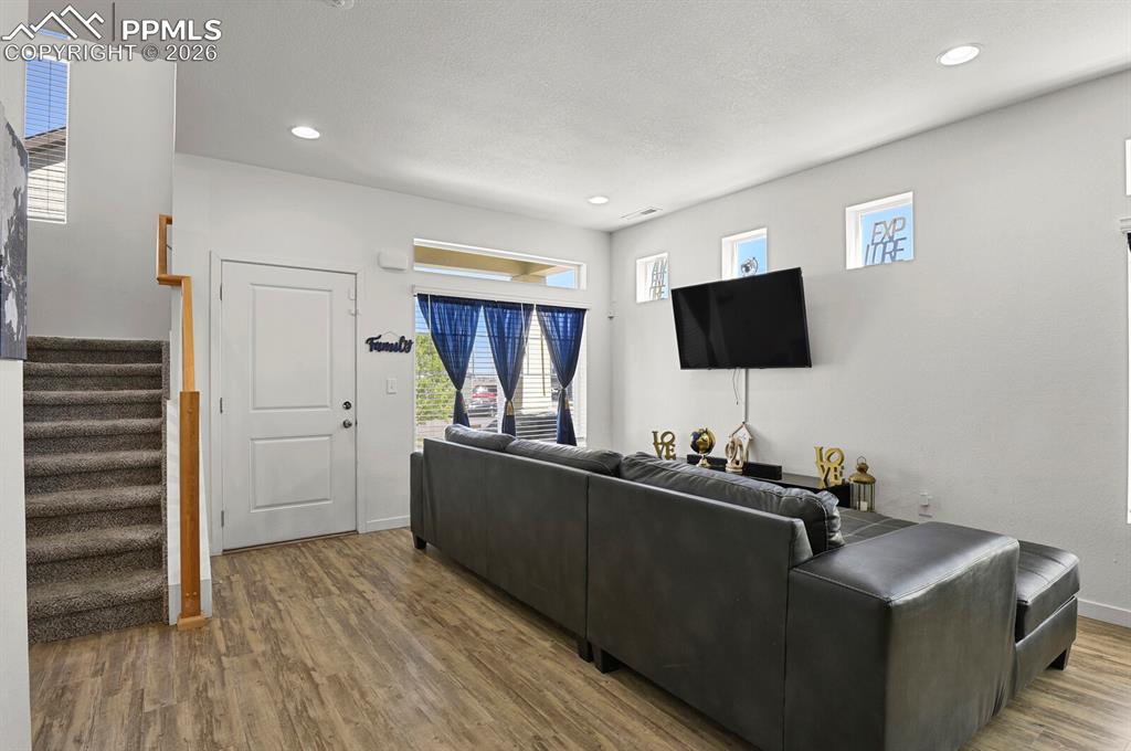 Image 4 of 23: Living Room