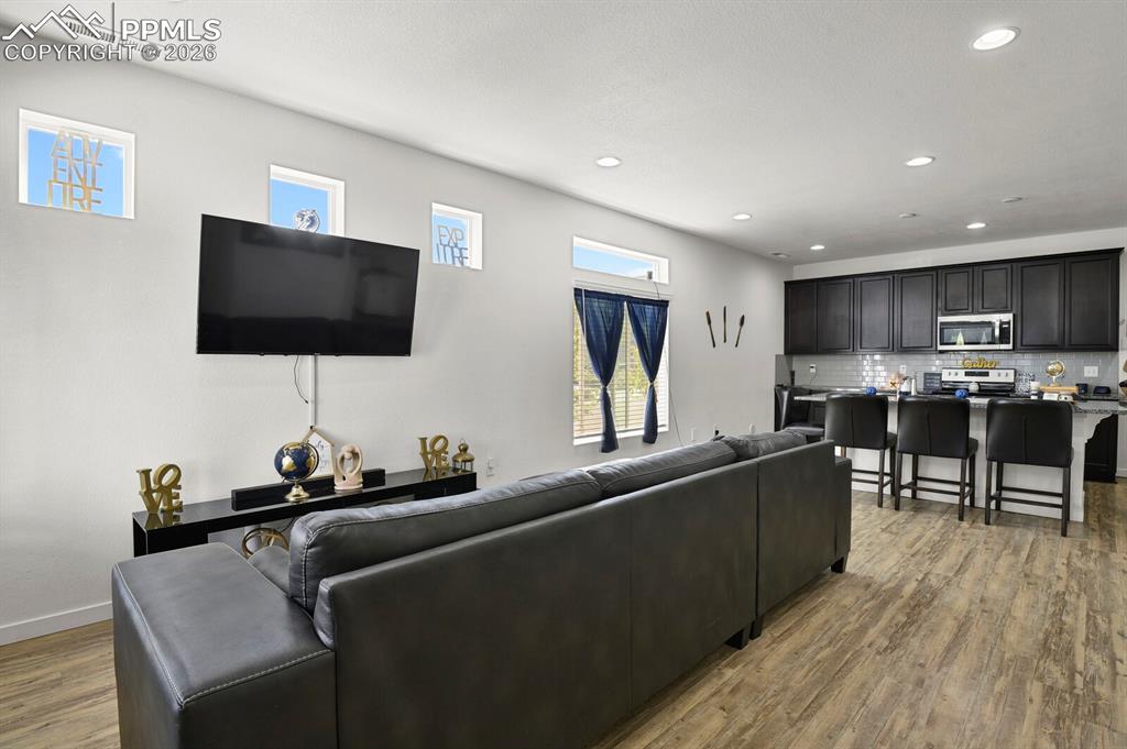 Image 5 of 23: Living Room