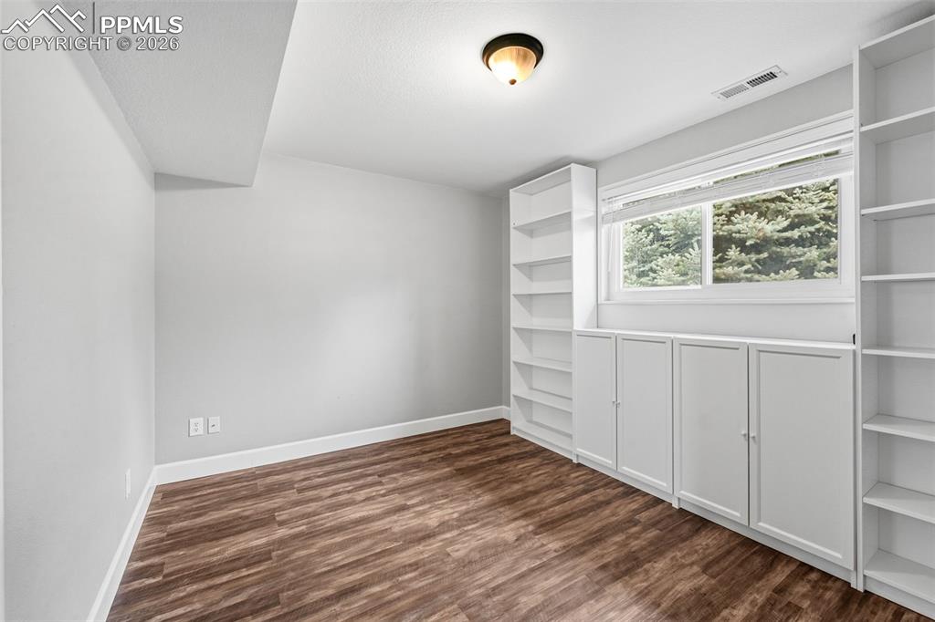 Image 22 of 39: Living Room