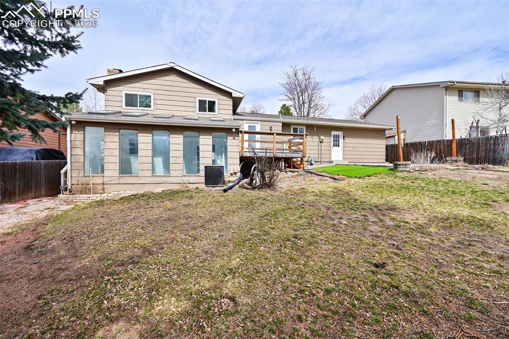 Image 35 of 39: Back of Structure