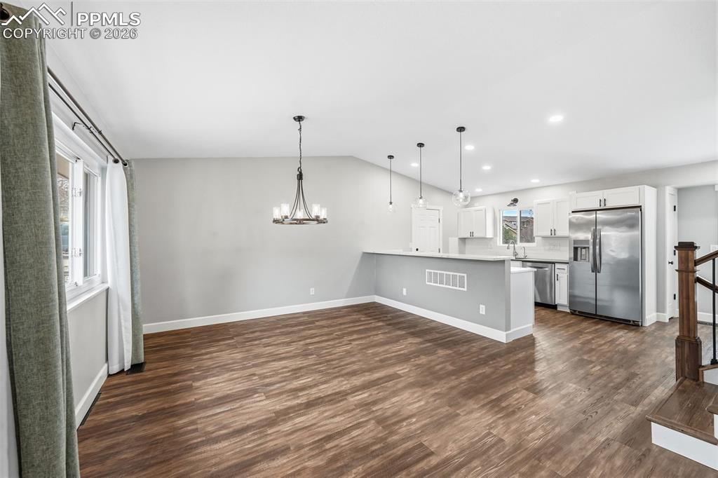 Image 8 of 39: Entry