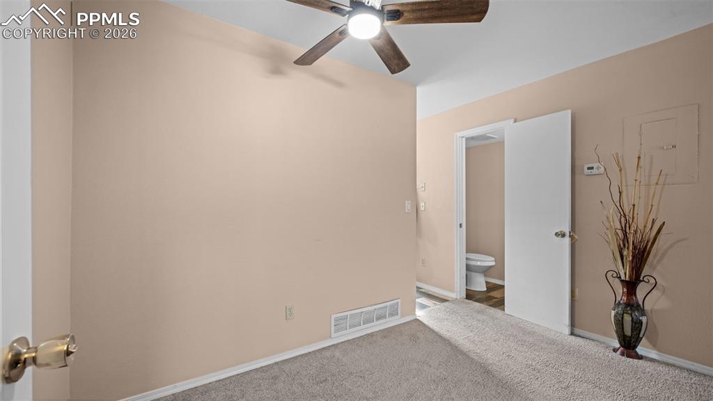 Image 11 of 31: Bedroom