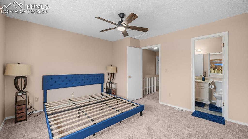 Image 20 of 31: Bedroom