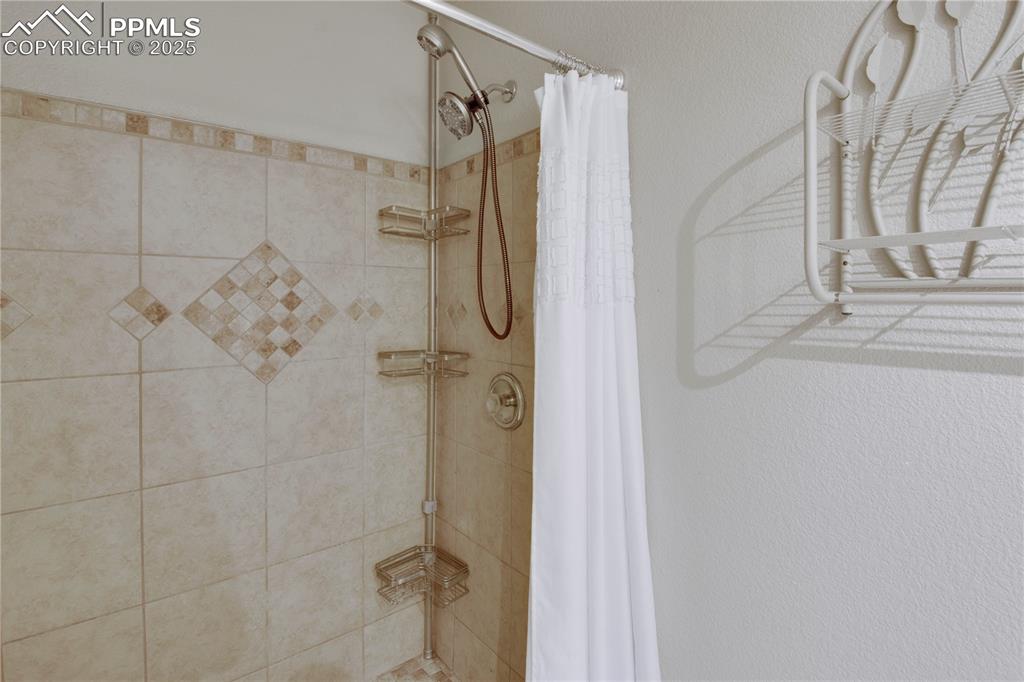 Image 16 of 31: Master Bathroom
