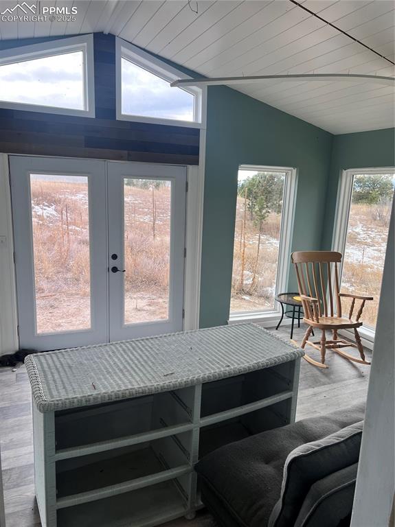 Image 14 of 33: Sun Room