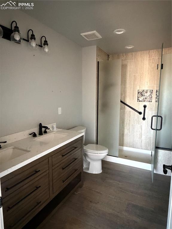 Image 28 of 33: Master Bathroom
