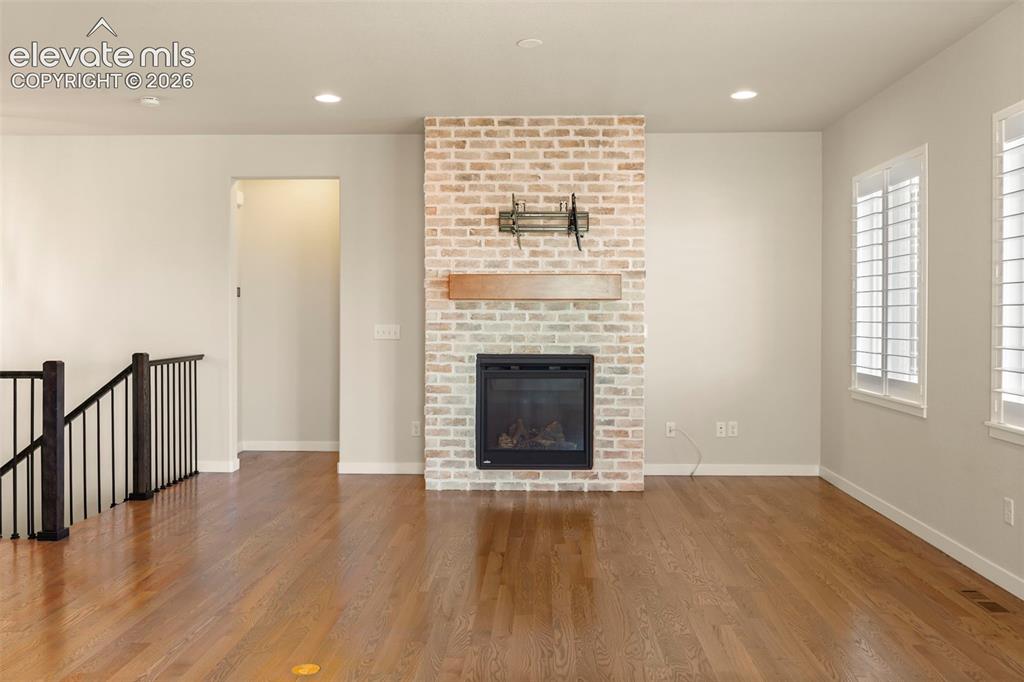 Image 12 of 50: Living Room