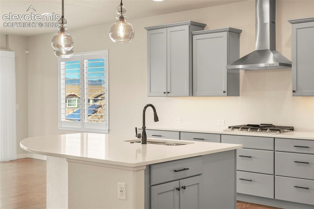 Image 17 of 50: Kitchen