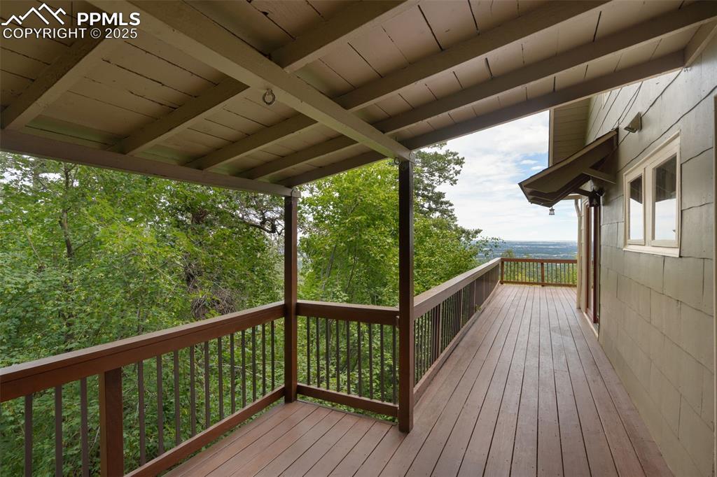 Image 43 of 46: Deck