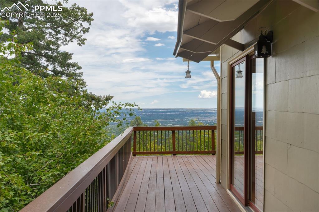 Image 44 of 46: Deck