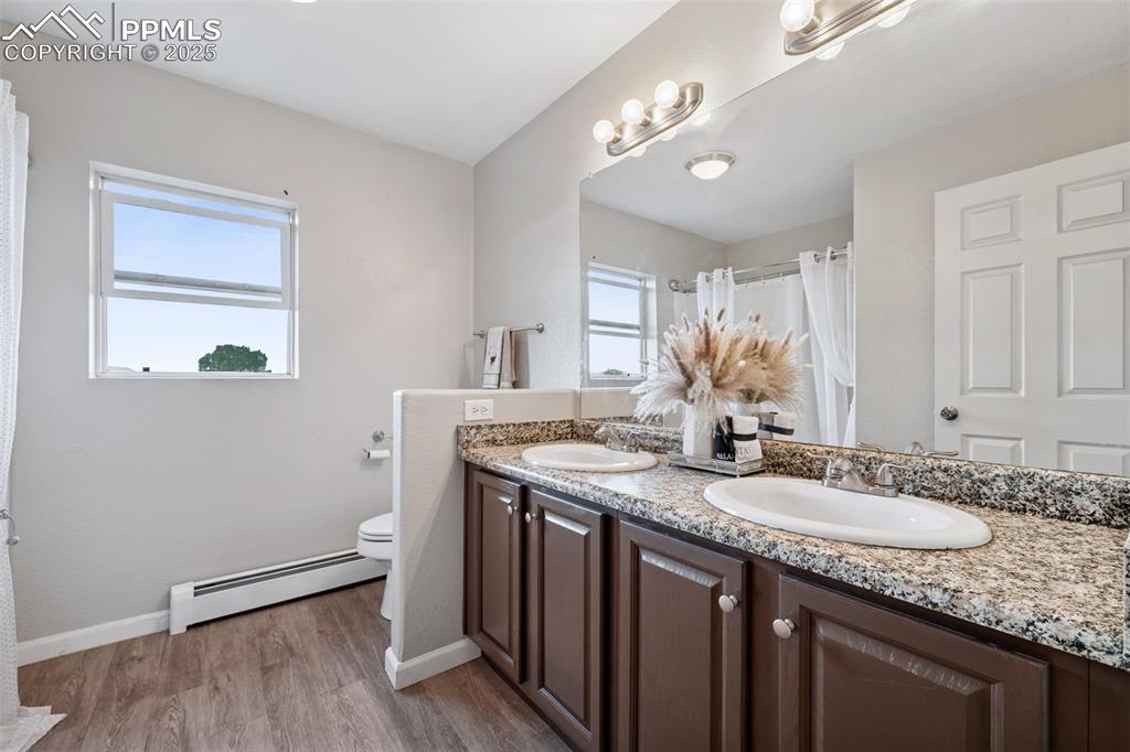 Image 16 of 38: Bathroom