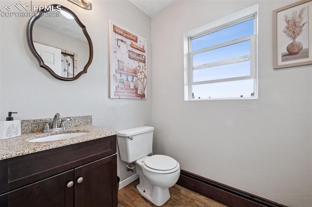 Image 23 of 38: Bathroom