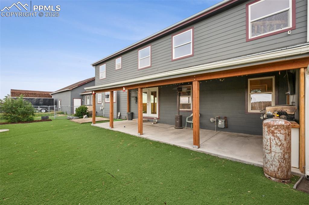 Image 33 of 38: Back of Structure