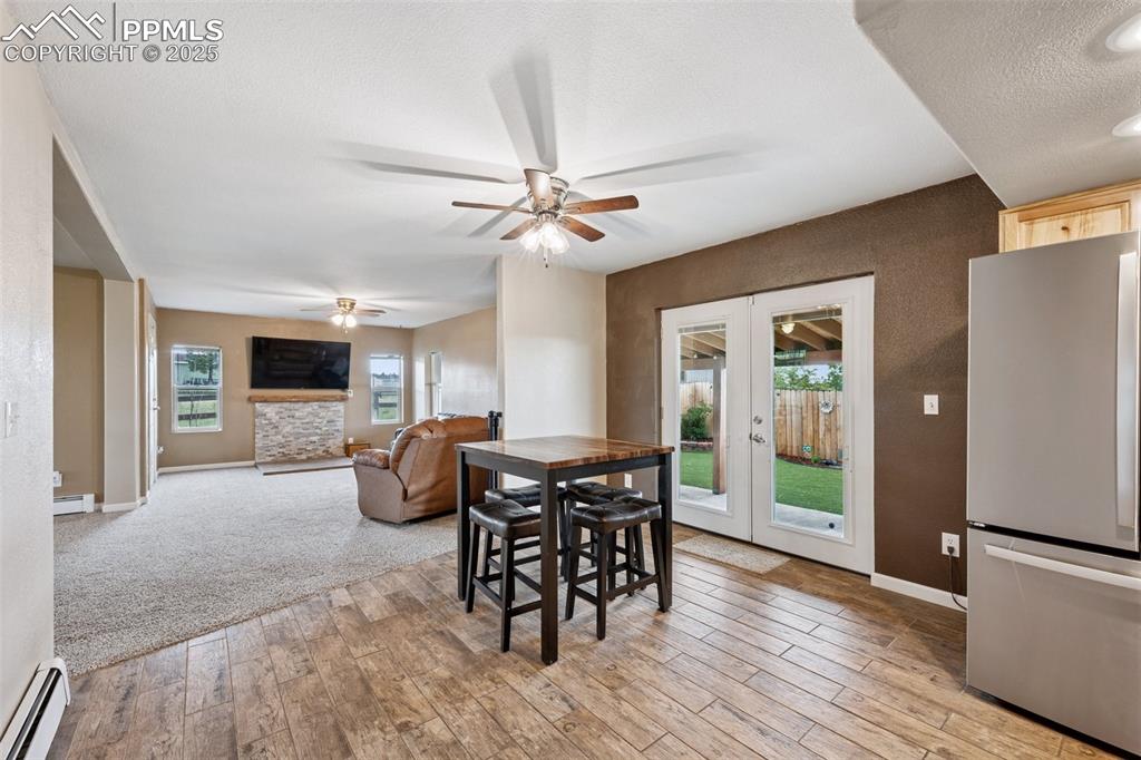 Image 7 of 38: Dining Area