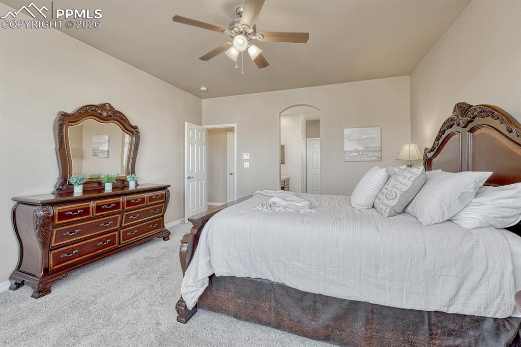 Image 17 of 49: Bedroom