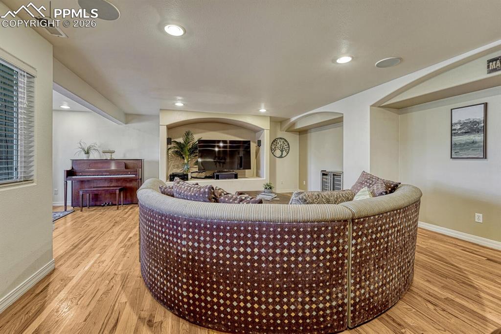 Image 27 of 49: Recreation Room