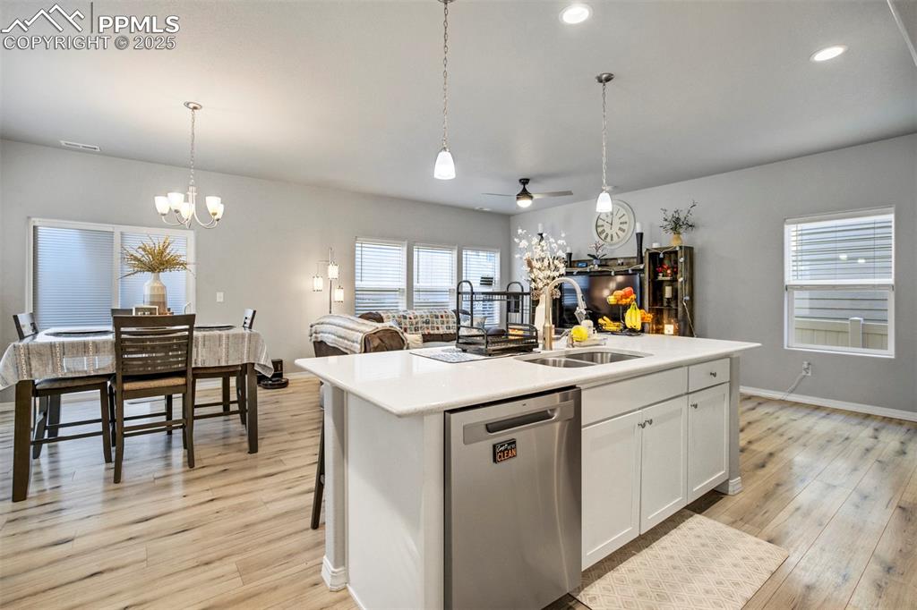 Image 10 of 31: Kitchen