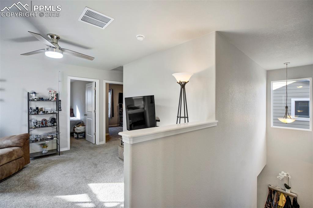 Image 13 of 31: Living Room