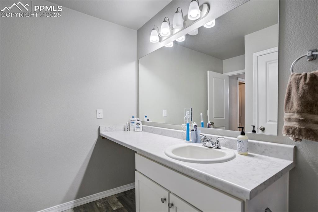 Image 27 of 31: Bathroom