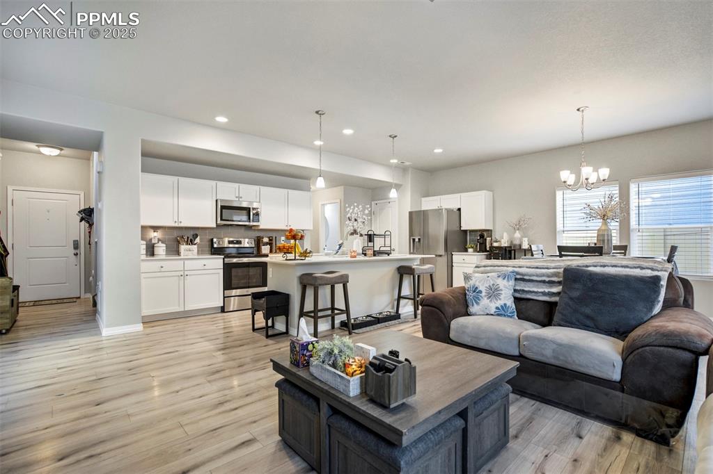 Image 4 of 31: Living Room