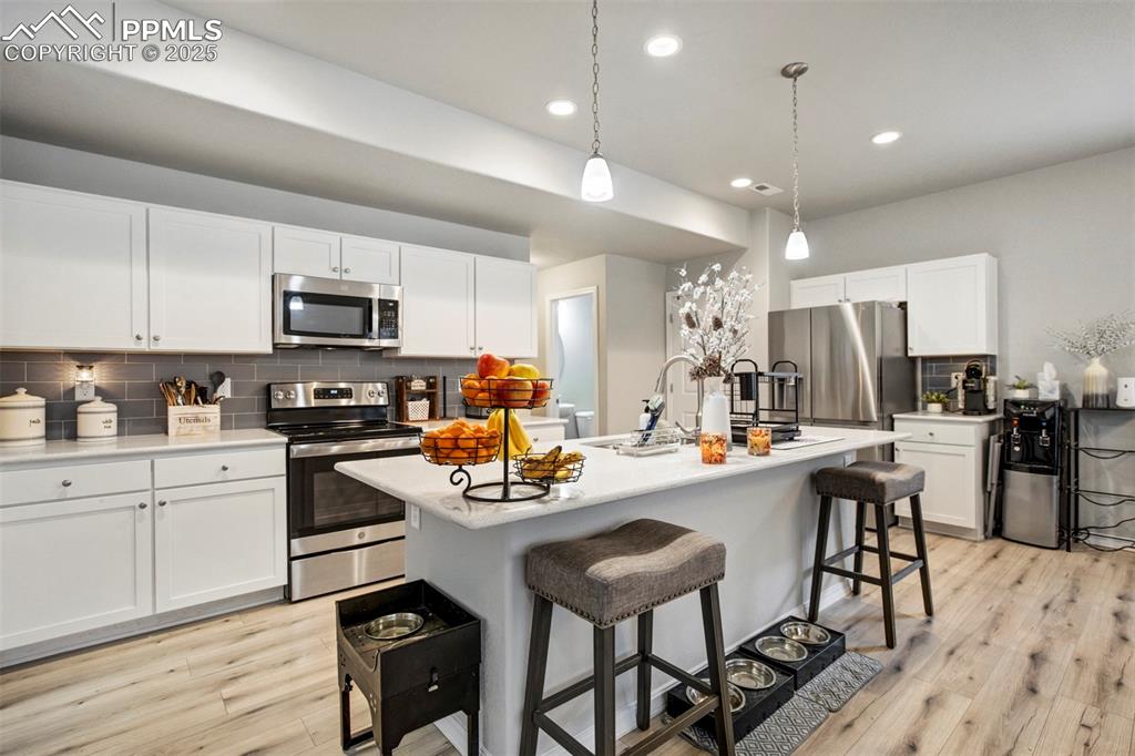 Image 7 of 31: Kitchen