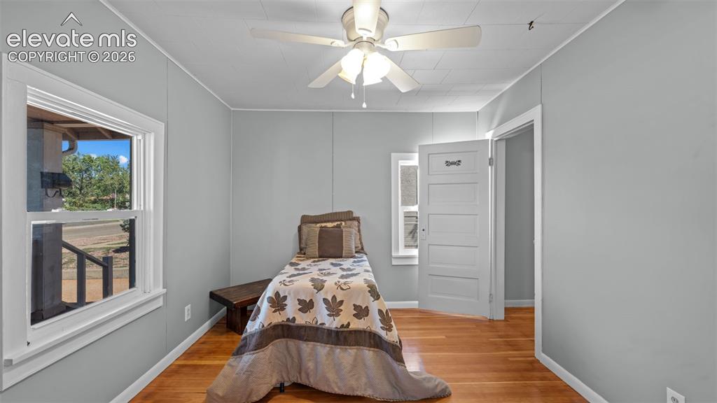 Image 9 of 31: Bedroom