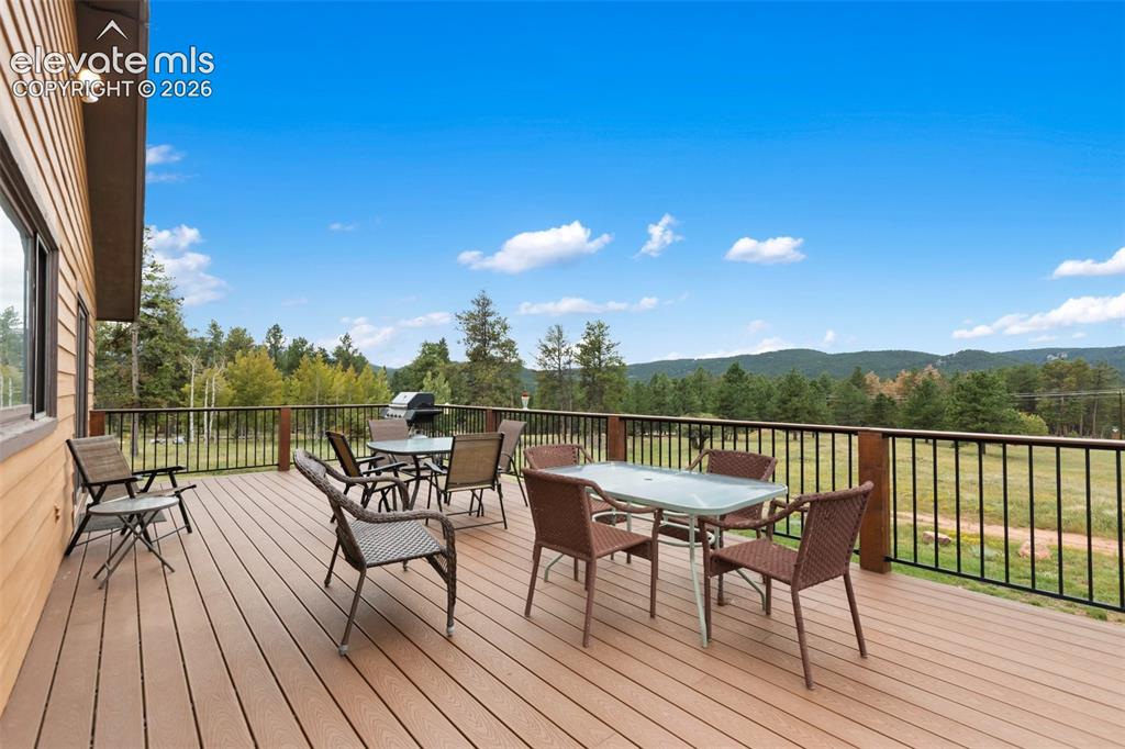 Image 15 of 49: Deck